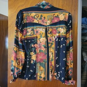 Farm rio beautiful blouse, like new